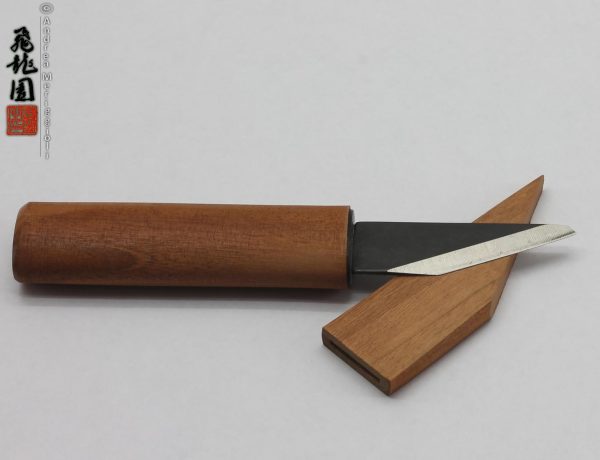 Coltello in legno